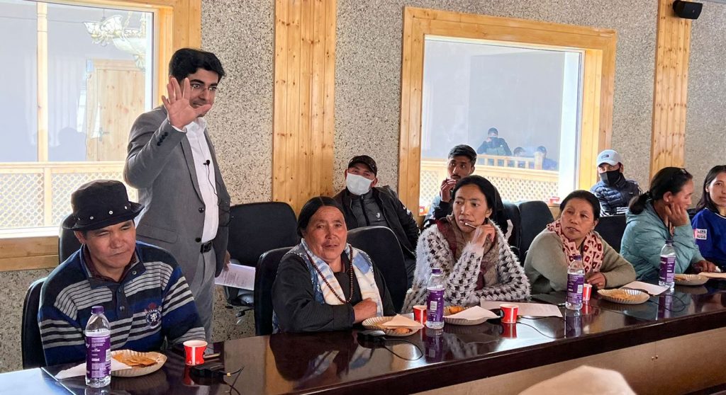 Ladakh Admn organises training program for artisans