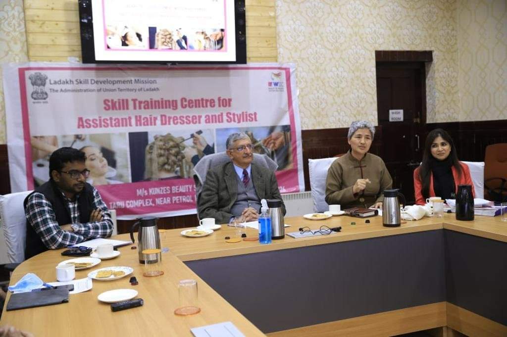 Advisor Narula launches Hair dresser and Stylist course in Leh, 20 students to be trained