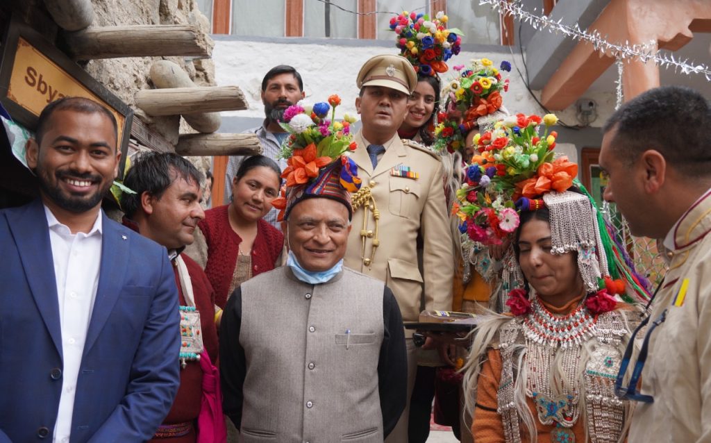 LG Mathur lauds Aryan Valley residents for increasing production of Agri/horticulture products in Ladakh - Ladakh News - indusdispatch.in