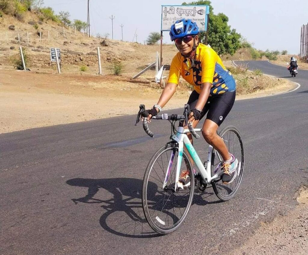 From Leh To Manali: 45 yrs old Preeti all set to attempt a world record of high altitude cycling