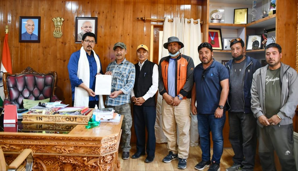 LAHDC Leh to help strengthening of Polo and Cultural movement in Turtuk village - Ladakh News - indusdispatch.in