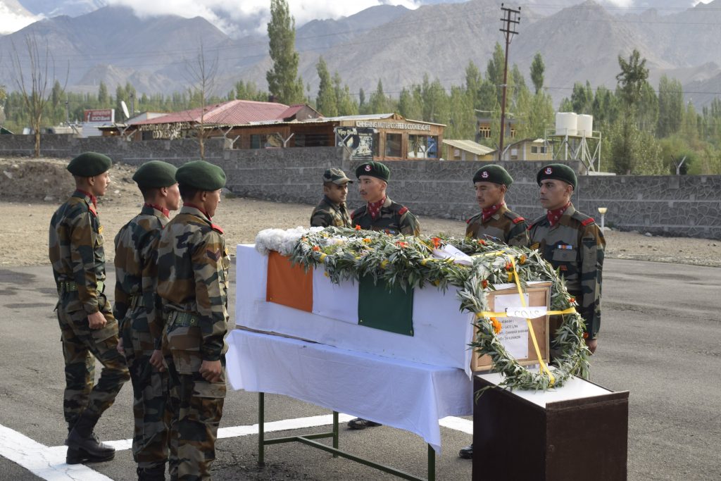 Wreath-laying ceremony for Jawan in Leh whose remains were found after 38 years - Ladakh News - indusdispatch.in