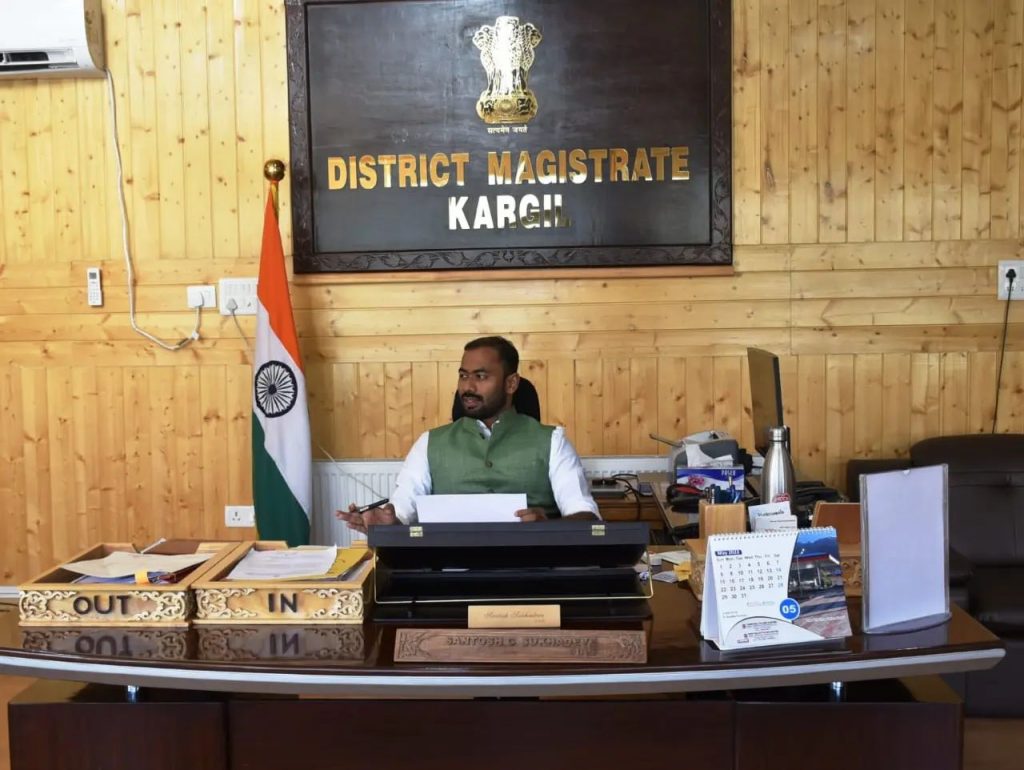 DC Kargil reviews works of various departments - Ladakh News - indusdispatch.in