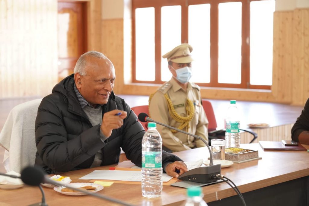 LG Mathur orders central heating facilities at Ladakh health centres before winter LG Mathur orders central heating facilities at Ladakh health centres before winter - Ladakh News - indusdispatch.in