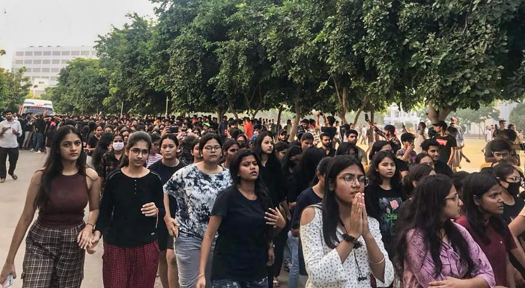 Chandigarh University students end protest; varsity declares ‘non-teaching days’ till September 24 - Beyond Ladakh - indusdispatch.in