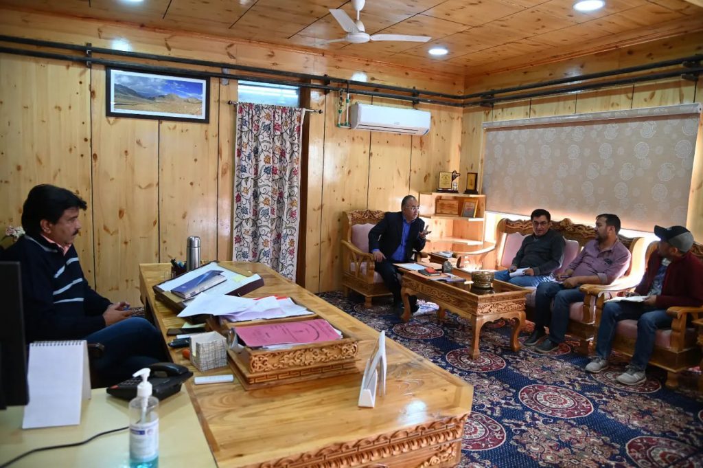 CEC Feroz Khan reviews commissioning of central heating, bifurcation of electric meters at Council Secretariat