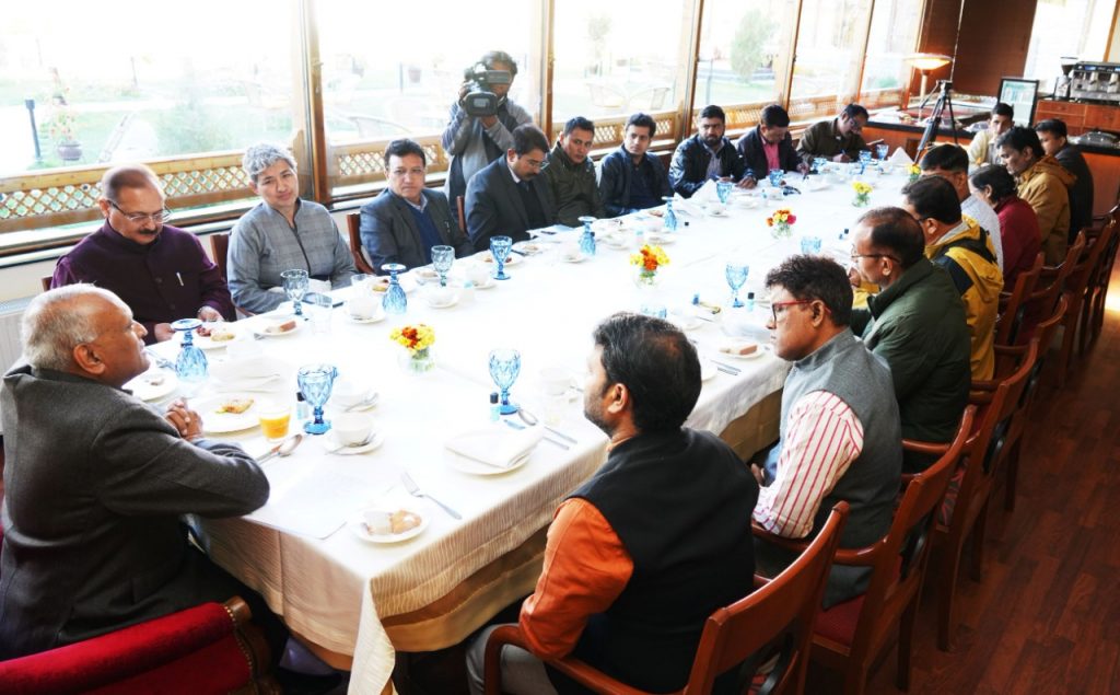 LG Mathur meets mediapersons from Rajasthan & MP on tour to Ladakh