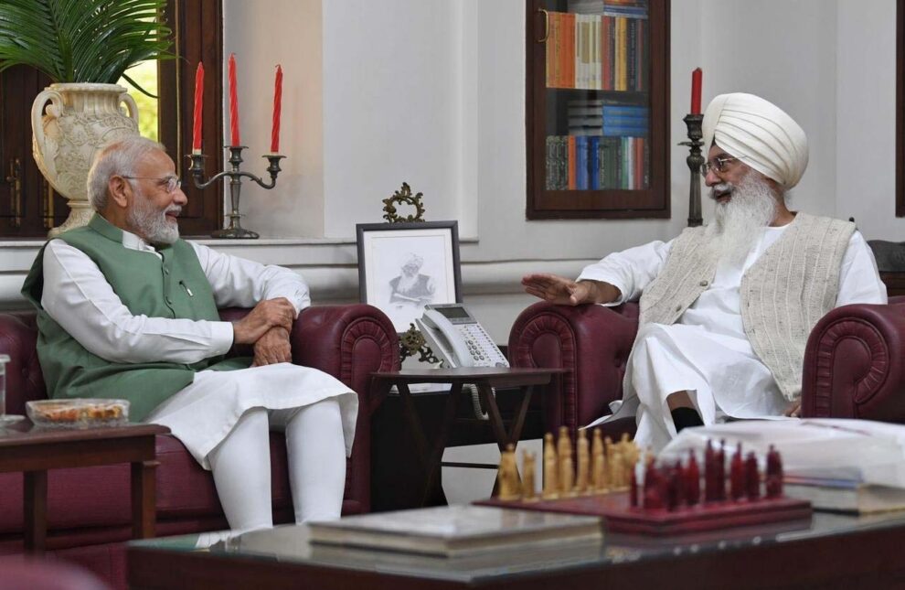 PM Modi visits Radha Soami Satsang Beas, meets Dera chief