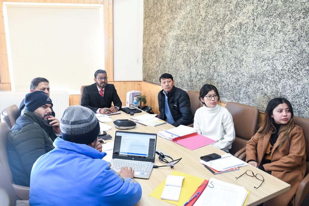 Sahu reviews implementation of e-governance projects of GAD