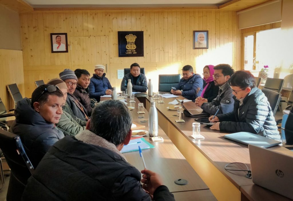 Angchuk reviews sewage-related issues in Leh