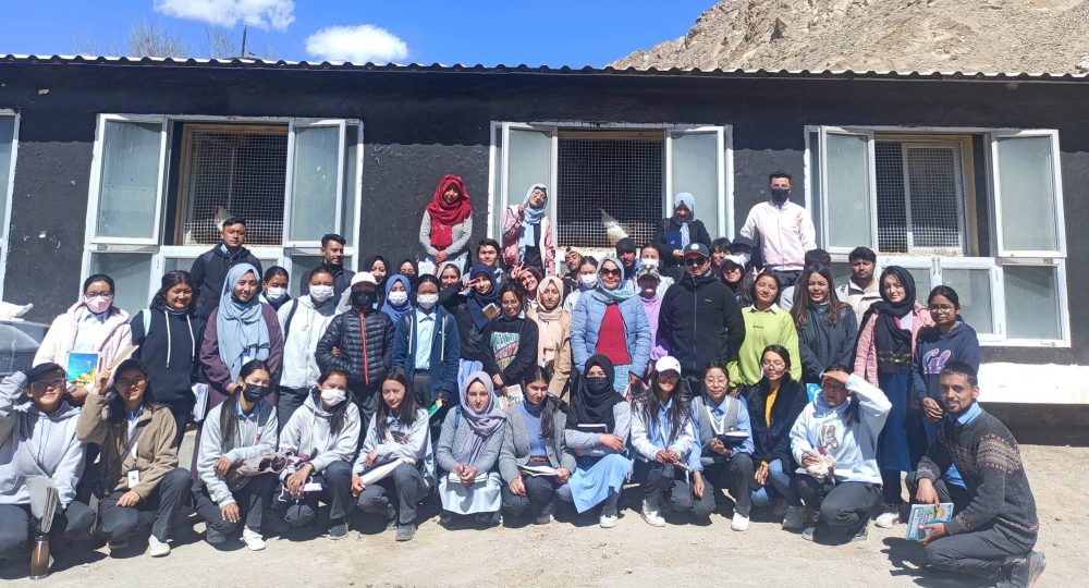 EJM Zoology students visit poultry, animal farming at DIHAR