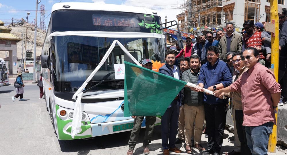 CEC, MP flag off Electric Bus from Leh